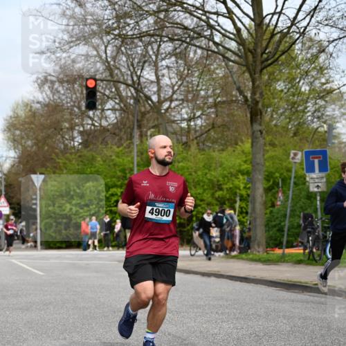 12.04.2026 - 45. Internationalen Wilhelmsburger Insellauf J. Mangold http://msf.ph/oto/9519099 12.04.2026 13:27:00 Ziel 2721, 3756, 3755, 2968, 2306, 2969, 3888, 3960, 3955, 4900, 2944, 2945, 5222, 3215 meine-sportfotos.de