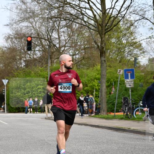 12.04.2026 - 45. Internationalen Wilhelmsburger Insellauf J. Mangold http://msf.ph/oto/9519101 12.04.2026 13:27:00 Ziel 2721, 3756, 3755, 2968, 2306, 2969, 3888, 3960, 3955, 4900, 2944, 2945, 5222, 3215 meine-sportfotos.de