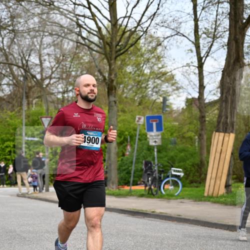 12.04.2026 - 45. Internationalen Wilhelmsburger Insellauf J. Mangold http://msf.ph/oto/9519106 12.04.2026 13:27:00 Ziel 2721, 3756, 3755, 2968, 2306, 2969, 3888, 3960, 3955, 4900, 2944, 2945, 5222, 3215 meine-sportfotos.de