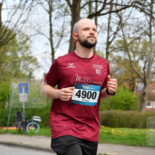 12.04.2026 - 45. Internationalen Wilhelmsburger Insellauf J. Mangold http://msf.ph/oto/9519118 12.04.2026 13:27:01 Ziel 2721, 3756, 3755, 2968, 2306, 2969, 3888, 3960, 3955, 4900, 2944, 2945, 5222, 3215 meine-sportfotos.de
