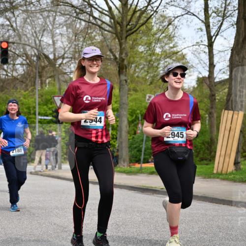 12.04.2026 - 45. Internationalen Wilhelmsburger Insellauf J. Mangold http://msf.ph/oto/9519129 12.04.2026 13:27:13 Ziel 2968, 2306, 2969, 3888, 3960, 3955, 4900, 2944, 2945, 5222, 3215, 2756, 2180, 3132, 2875, 3938, 3937 meine-sportfotos.de