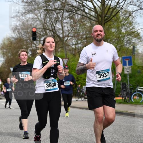 12.04.2026 - 45. Internationalen Wilhelmsburger Insellauf J. Mangold http://msf.ph/oto/9519191 12.04.2026 13:27:25 Ziel 3960, 3955, 4900, 2944, 2945, 5222, 3215, 2756, 2180, 3132, 2875, 3938, 3937, 4222, 4221, 4575, 4574 meine-sportfotos.de