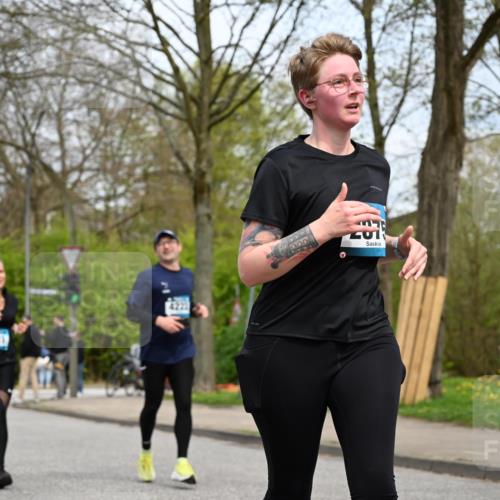 12.04.2026 - 45. Internationalen Wilhelmsburger Insellauf J. Mangold http://msf.ph/oto/9519201 12.04.2026 13:27:26 Ziel 3960, 3955, 4900, 2944, 2945, 5222, 3215, 2756, 2180, 3132, 2875, 3938, 3937, 4222, 4221, 4575, 4574 meine-sportfotos.de