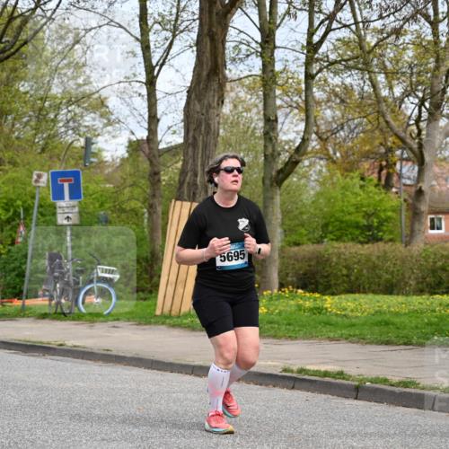 12.04.2026 - 45. Internationalen Wilhelmsburger Insellauf J. Mangold http://msf.ph/oto/9519207 12.04.2026 13:27:44 Ziel 5222, 3215, 2756, 2180, 3132, 2875, 3938, 3937, 4222, 4221, 4575, 4574, 2563, 5695 meine-sportfotos.de