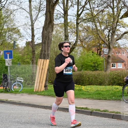 12.04.2026 - 45. Internationalen Wilhelmsburger Insellauf J. Mangold http://msf.ph/oto/9519209 12.04.2026 13:27:44 Ziel 5222, 3215, 2756, 2180, 3132, 2875, 3938, 3937, 4222, 4221, 4575, 4574, 2563, 5695 meine-sportfotos.de