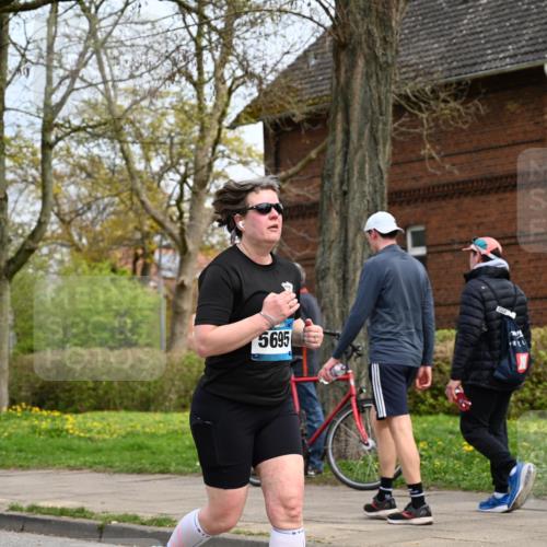 12.04.2026 - 45. Internationalen Wilhelmsburger Insellauf J. Mangold http://msf.ph/oto/9519218 12.04.2026 13:27:45 Ziel 5222, 3215, 2756, 2180, 3132, 2875, 3938, 3937, 4222, 4221, 4575, 4574, 2563, 5695 meine-sportfotos.de