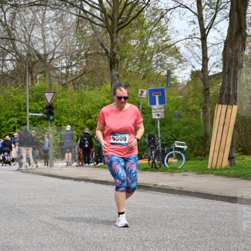 12.04.2026 - 45. Internationalen Wilhelmsburger Insellauf J. Mangold http://msf.ph/oto/9519257 12.04.2026 13:28:17 Ziel 5695, 3800, 2630, 5520, 5509, 4316, 3564, 3483, 4471 meine-sportfotos.de