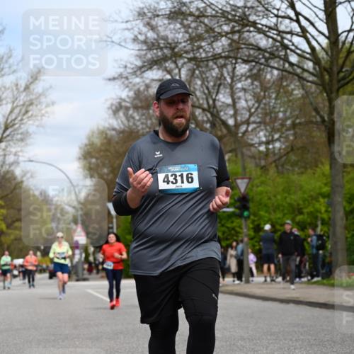 12.04.2026 - 45. Internationalen Wilhelmsburger Insellauf J. Mangold http://msf.ph/oto/9519285 12.04.2026 13:28:21 Ziel 3800, 2630, 5520, 5509, 4316, 3564, 3483, 4471 meine-sportfotos.de