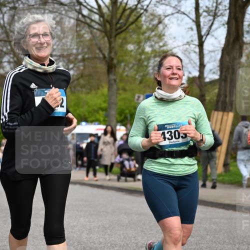 12.04.2026 - 45. Internationalen Wilhelmsburger Insellauf J. Mangold http://msf.ph/oto/9519353 12.04.2026 13:28:37 Ziel 2630, 5520, 5509, 4316, 3564, 3483, 3483, 4471, 4303, 4302, 4304, 4451 meine-sportfotos.de