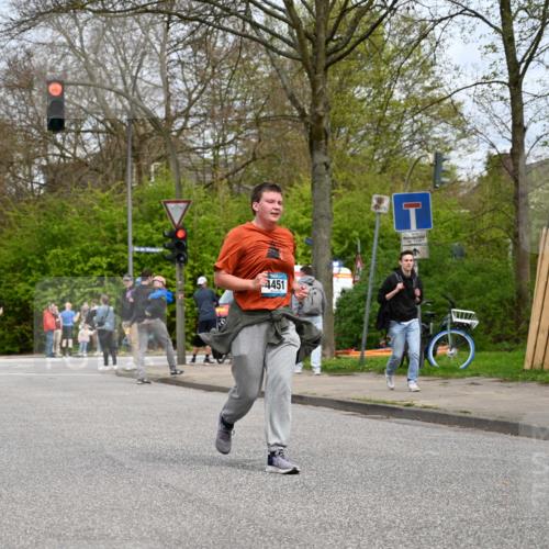 12.04.2026 - 45. Internationalen Wilhelmsburger Insellauf J. Mangold http://msf.ph/oto/9519361 12.04.2026 13:28:45 Ziel 5509, 4316, 3564, 3483, 4471, 4303, 4302, 4304, 4451, 2650, 2340, 5861, 2509, 2483, 2616 meine-sportfotos.de