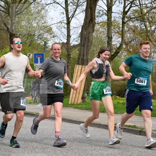 12.04.2026 - 45. Internationalen Wilhelmsburger Insellauf J. Mangold http://msf.ph/oto/9519415 12.04.2026 13:29:05 Ziel 4303, 4302, 4304, 4451, 2650, 2340, 5861, 2509, 2483, 2616, 5535, 5536, 5539, 4547, 4420, 3648 meine-sportfotos.de