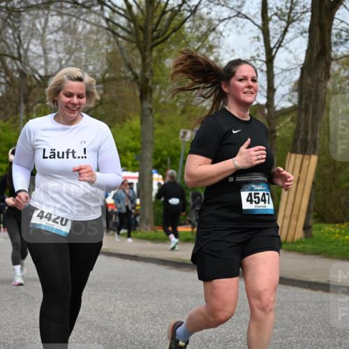 12.04.2026 - 45. Internationalen Wilhelmsburger Insellauf J. Mangold http://msf.ph/oto/9519425 12.04.2026 13:29:06 Ziel 4303, 4302, 4304, 4451, 2650, 2340, 5861, 2509, 2483, 2616, 5535, 5536, 5539, 4547, 4420, 4547, 4420, 3648 meine-sportfotos.de