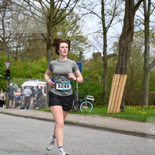 12.04.2026 - 45. Internationalen Wilhelmsburger Insellauf J. Mangold http://msf.ph/oto/9519460 12.04.2026 13:29:52 Ziel 3648, 3547, 3548, 2131, 5241, 3981, 3981, 2514 meine-sportfotos.de