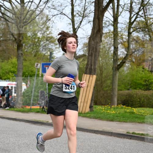 12.04.2026 - 45. Internationalen Wilhelmsburger Insellauf J. Mangold http://msf.ph/oto/9519465 12.04.2026 13:29:52 Ziel 3648, 3547, 3548, 2131, 5241, 3981, 3981, 2514 meine-sportfotos.de