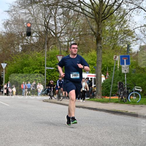 12.04.2026 - 45. Internationalen Wilhelmsburger Insellauf J. Mangold http://msf.ph/oto/9519470 12.04.2026 13:29:58 Ziel 2131, 5241, 3981, 2514, 2515, 4324, 4429, 2003 meine-sportfotos.de