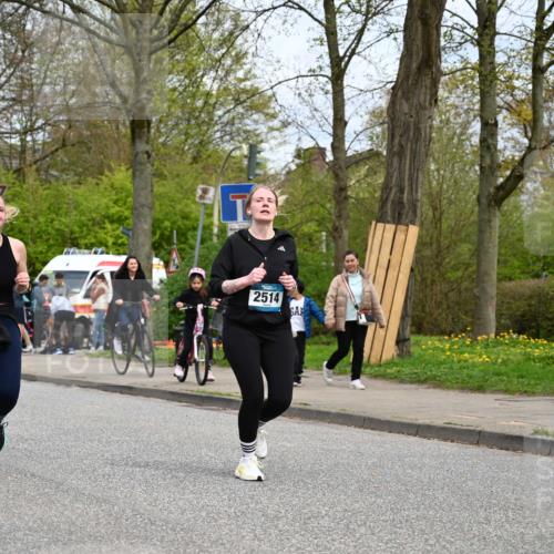 12.04.2026 - 45. Internationalen Wilhelmsburger Insellauf J. Mangold http://msf.ph/oto/9519510 12.04.2026 13:30:06 Ziel 5241, 3981, 2514, 2515, 4324, 4429, 2003, 4456, 4463 meine-sportfotos.de