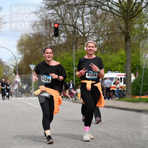 12.04.2026 - 45. Internationalen Wilhelmsburger Insellauf J. Mangold http://msf.ph/oto/9519524 12.04.2026 13:30:09 Ziel 5241, 3981, 2514, 2515, 4324, 4429, 2003, 2003, 4456, 4463, 5815 meine-sportfotos.de