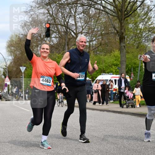 12.04.2026 - 45. Internationalen Wilhelmsburger Insellauf J. Mangold http://msf.ph/oto/9519562 12.04.2026 13:30:21 Ziel 5241, 3981, 2514, 2515, 4324, 4429, 2003, 2003, 4456, 4463, 5815 meine-sportfotos.de