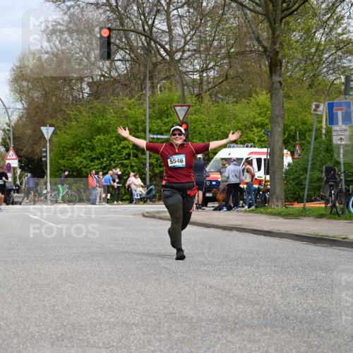 12.04.2026 - 45. Internationalen Wilhelmsburger Insellauf J. Mangold http://msf.ph/oto/9519581 12.04.2026 13:30:43 Ziel 4324, 4429, 2003, 4456, 4463, 5815, 5546, 5745, 2494 meine-sportfotos.de