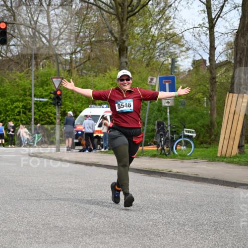 12.04.2026 - 45. Internationalen Wilhelmsburger Insellauf J. Mangold http://msf.ph/oto/9519598 12.04.2026 13:30:44 Ziel 4324, 4429, 2003, 4456, 4463, 5815, 5546, 5745, 2494 meine-sportfotos.de