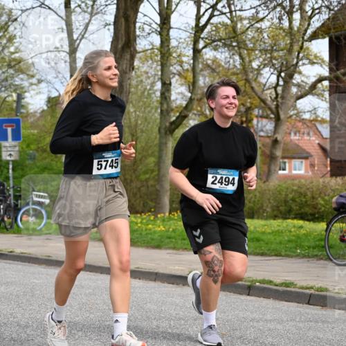 12.04.2026 - 45. Internationalen Wilhelmsburger Insellauf J. Mangold http://msf.ph/oto/9519640 12.04.2026 13:30:56 Ziel 5815, 5546, 5745, 2494 meine-sportfotos.de