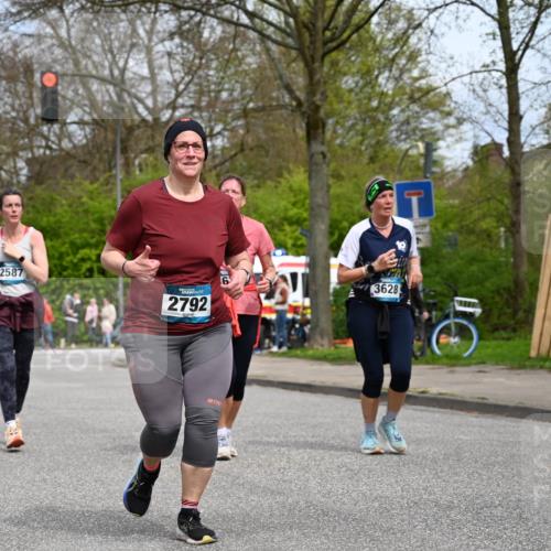 12.04.2026 - 45. Internationalen Wilhelmsburger Insellauf J. Mangold http://msf.ph/oto/9519670 12.04.2026 13:31:38 Ziel 2184, 2079, 2792, 3632, 3628, 3632, 3628, 2587, 2339, 4462 meine-sportfotos.de