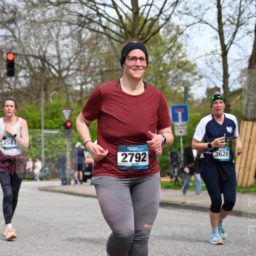 12.04.2026 - 45. Internationalen Wilhelmsburger Insellauf J. Mangold http://msf.ph/oto/9519679 12.04.2026 13:31:39 Ziel 2184, 2079, 2792, 3632, 3628, 2587, 2339, 4462 meine-sportfotos.de