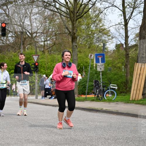 12.04.2026 - 45. Internationalen Wilhelmsburger Insellauf J. Mangold http://msf.ph/oto/9519705 12.04.2026 13:31:50 Ziel 2184, 2079, 2792, 3632, 3628, 3632, 3628, 2587, 2339, 4462, 4462, 4065, 3231 meine-sportfotos.de