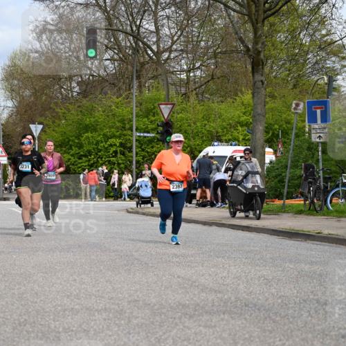 12.04.2026 - 45. Internationalen Wilhelmsburger Insellauf J. Mangold http://msf.ph/oto/9519743 12.04.2026 13:32:06 Ziel 2792, 3632, 3628, 2587, 2339, 4462, 4065, 3231, 2397, 3684, 2909, 3684, 2909 meine-sportfotos.de