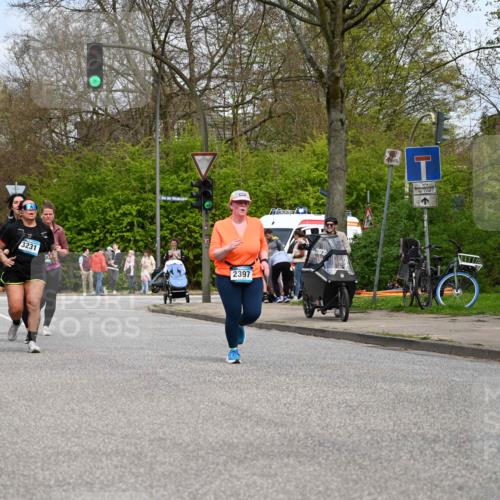 12.04.2026 - 45. Internationalen Wilhelmsburger Insellauf J. Mangold http://msf.ph/oto/9519747 12.04.2026 13:32:06 Ziel 2792, 3632, 3628, 2587, 2339, 4462, 4065, 3231, 2397, 3684, 2909, 3684, 2909 meine-sportfotos.de