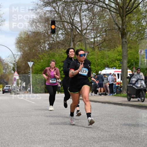 12.04.2026 - 45. Internationalen Wilhelmsburger Insellauf J. Mangold http://msf.ph/oto/9519760 12.04.2026 13:32:08 Ziel 2792, 3632, 3628, 2587, 2339, 4462, 4065, 3231, 2397, 3684, 2909 meine-sportfotos.de