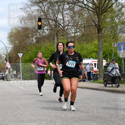 12.04.2026 - 45. Internationalen Wilhelmsburger Insellauf J. Mangold http://msf.ph/oto/9519762 12.04.2026 13:32:08 Ziel 2792, 3632, 3628, 2587, 2339, 4462, 4065, 3231, 2397, 3684, 2909 meine-sportfotos.de