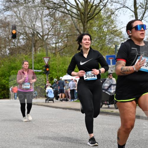 12.04.2026 - 45. Internationalen Wilhelmsburger Insellauf J. Mangold http://msf.ph/oto/9519773 12.04.2026 13:32:09 Ziel 2792, 3632, 3628, 2587, 2339, 4462, 4065, 3231, 3231, 2397, 3684, 2909 meine-sportfotos.de