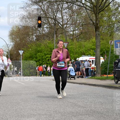 12.04.2026 - 45. Internationalen Wilhelmsburger Insellauf J. Mangold http://msf.ph/oto/9519776 12.04.2026 13:32:10 Ziel 2792, 3632, 3628, 2587, 2339, 4462, 4065, 3231, 2397, 3684, 2909 meine-sportfotos.de