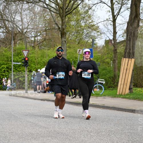12.04.2026 - 45. Internationalen Wilhelmsburger Insellauf J. Mangold http://msf.ph/oto/9519792 12.04.2026 13:32:31 Ziel 4065, 3231, 2397, 3684, 2909, 3836, 5224 meine-sportfotos.de
