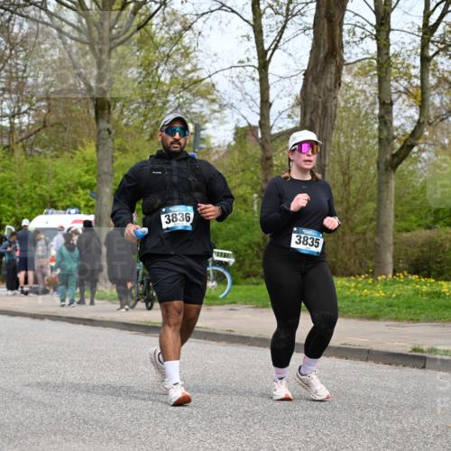 12.04.2026 - 45. Internationalen Wilhelmsburger Insellauf J. Mangold http://msf.ph/oto/9519803 12.04.2026 13:32:32 Ziel 4065, 3231, 2397, 3684, 2909, 3836, 5224 meine-sportfotos.de