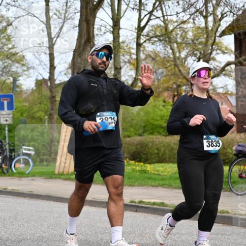 12.04.2026 - 45. Internationalen Wilhelmsburger Insellauf J. Mangold http://msf.ph/oto/9519815 12.04.2026 13:32:33 Ziel 3231, 2397, 3684, 2909, 3836, 5224, 5224, 3980 meine-sportfotos.de
