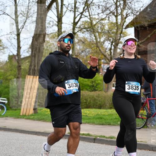12.04.2026 - 45. Internationalen Wilhelmsburger Insellauf J. Mangold http://msf.ph/oto/9519817 12.04.2026 13:32:34 Ziel 3231, 2397, 3684, 2909, 3836, 5224, 3980 meine-sportfotos.de