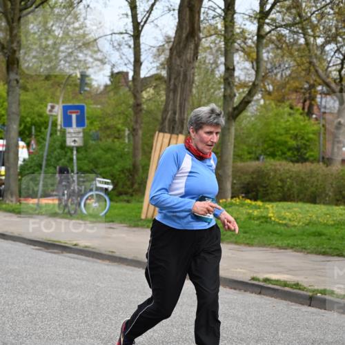 12.04.2026 - 45. Internationalen Wilhelmsburger Insellauf J. Mangold http://msf.ph/oto/9519826 12.04.2026 13:32:45 Ziel 3836, 5224, 5224, 3980, 3980, 5715 meine-sportfotos.de