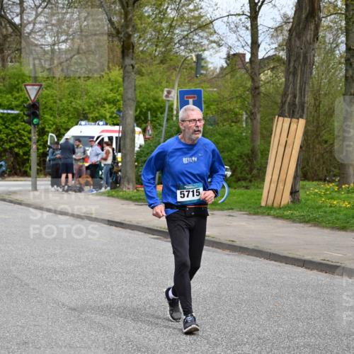 12.04.2026 - 45. Internationalen Wilhelmsburger Insellauf J. Mangold http://msf.ph/oto/9519836 12.04.2026 13:32:52 Ziel 3836, 5224, 3980, 5715, 3530 meine-sportfotos.de