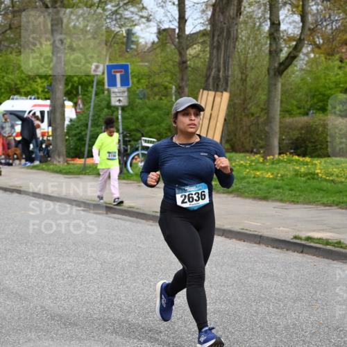 12.04.2026 - 45. Internationalen Wilhelmsburger Insellauf J. Mangold http://msf.ph/oto/9519883 12.04.2026 13:33:24 Ziel 5715, 3530, 2636 meine-sportfotos.de