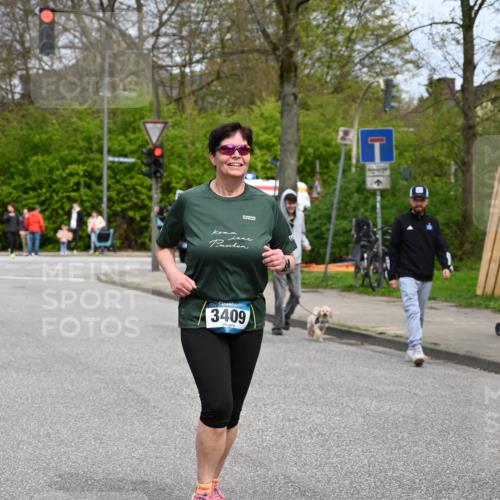 12.04.2026 - 45. Internationalen Wilhelmsburger Insellauf J. Mangold http://msf.ph/oto/9519897 12.04.2026 13:33:54 Ziel 2636, 3409, 3075 meine-sportfotos.de