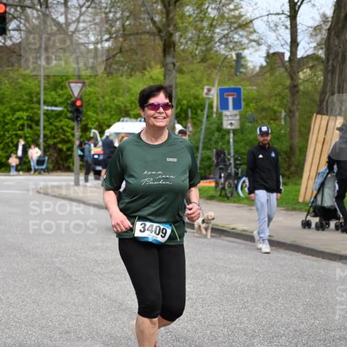 12.04.2026 - 45. Internationalen Wilhelmsburger Insellauf J. Mangold http://msf.ph/oto/9519898 12.04.2026 13:33:55 Ziel 2636, 3409, 3075 meine-sportfotos.de