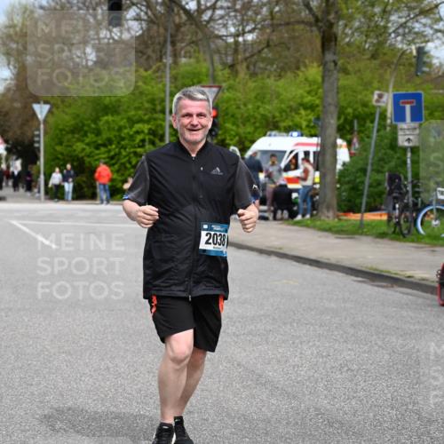 12.04.2026 - 45. Internationalen Wilhelmsburger Insellauf J. Mangold http://msf.ph/oto/9519936 12.04.2026 13:34:34 Ziel 3075, 2038 meine-sportfotos.de