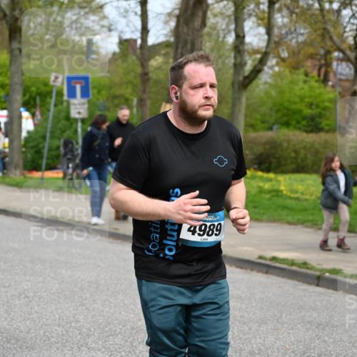 12.04.2026 - 45. Internationalen Wilhelmsburger Insellauf J. Mangold http://msf.ph/oto/9519963 12.04.2026 13:35:04 Ziel 2038, 4988, 4988, 4989, 3282, 4113 meine-sportfotos.de
