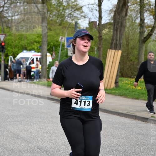 12.04.2026 - 45. Internationalen Wilhelmsburger Insellauf J. Mangold http://msf.ph/oto/9519990 12.04.2026 13:35:17 Ziel 4988, 4989, 3282, 4113 meine-sportfotos.de
