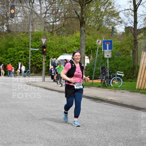 12.04.2026 - 45. Internationalen Wilhelmsburger Insellauf J. Mangold http://msf.ph/oto/9520041 12.04.2026 13:36:38 Ziel 2773, 3559, 5604 meine-sportfotos.de