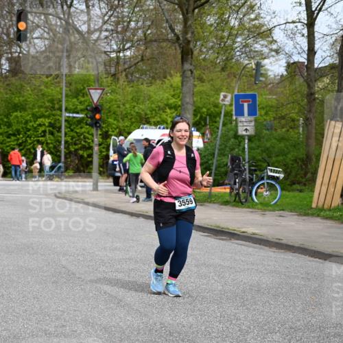 12.04.2026 - 45. Internationalen Wilhelmsburger Insellauf J. Mangold http://msf.ph/oto/9520042 12.04.2026 13:36:38 Ziel 2773, 3559, 5604 meine-sportfotos.de