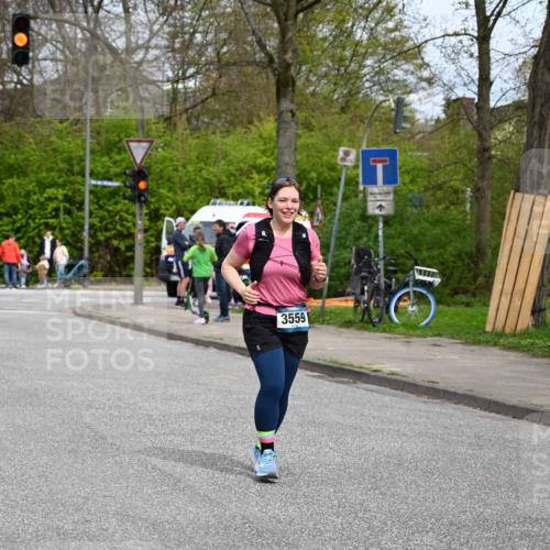 12.04.2026 - 45. Internationalen Wilhelmsburger Insellauf J. Mangold http://msf.ph/oto/9520043 12.04.2026 13:36:38 Ziel 2773, 3559, 5604 meine-sportfotos.de