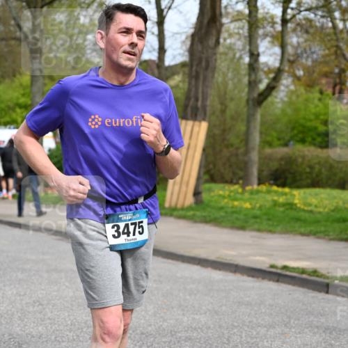 12.04.2026 - 45. Internationalen Wilhelmsburger Insellauf J. Mangold http://msf.ph/oto/9520074 12.04.2026 13:36:56 Ziel 2773, 3559, 5604, 3475 meine-sportfotos.de